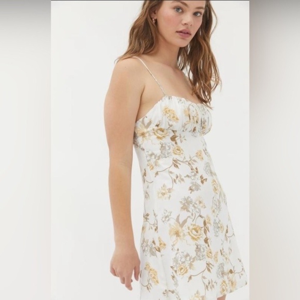 Urban Outfitters Floral Ruched Bust Mini Dress Cream Yellow Large Womens - Picture 1 of 6